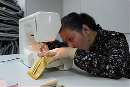 裁縫開啟美好新人生  伊甸服務使用者親手製「罩」防疫布套