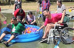 這是一場註定要濕的戰役！ 伊甸宜蘭教養院二百住民水力全開