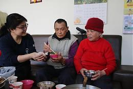 伊甸愛圍爐已經邁入第九年，協助許多弱勢族群，在圍爐期間，有豐盛的團圓飯可以享用。