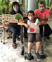 冊子端午贈肉粽 愛心加倍不停擺
