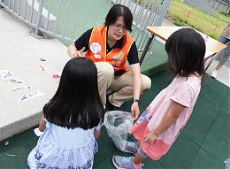 伊甸假竹市那魯灣文化聚落舉辦「夏日豐收慶典」，親子趣味闖關宣導活動，吸引了30對親子參與。