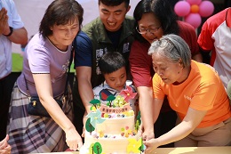 東港早療中心20週年 畢業生回娘家