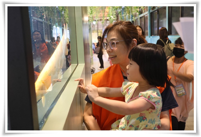 透過出遊，讓慢飛天使接觸到不同的事物，有多元的生活刺激。