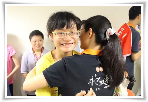 伊甸35周年到台中小作所舉辦擁抱活動