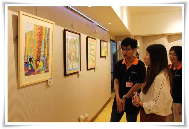 小貫向大家介紹他的作品