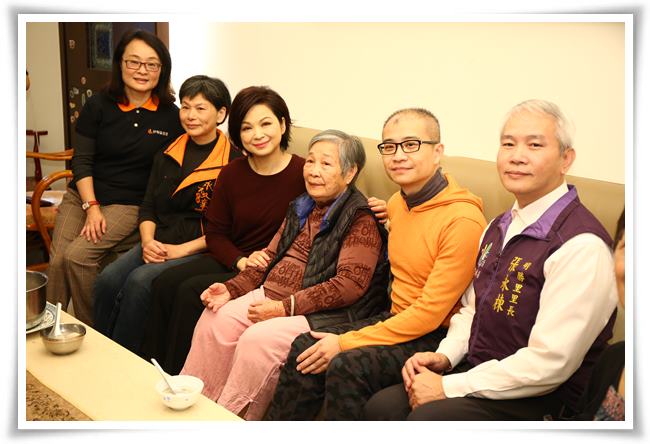 伊甸每年舉辦愛圍爐，透過不同型式與服務使用者一起共度年節