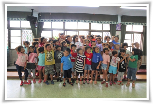梁文音擔任伊甸2020星夢想公益大使，昨(2)日前往偏鄉擔任一日教師，陪伴孩子度過快樂時光。