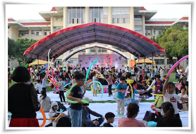 伊甸在中興大學舉辦「第六屆無障礙生活節」親子健行野餐園遊會，期待社會正視無障礙生活的重要性