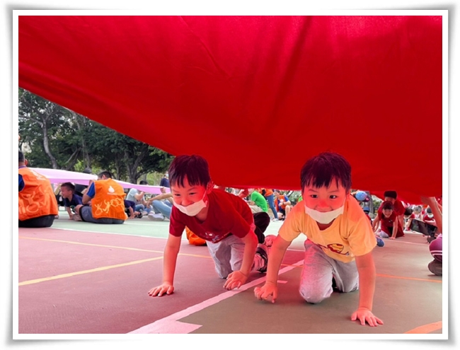 百位幼童透過親子運動會，讓孩子得到身體均衡發展