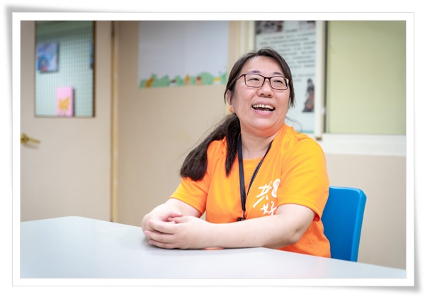 正能量職能治療師楊沛璇，投入伊甸身心障礙者服務六年，致力於提升他們的生活品質。