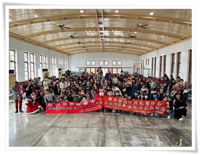 大家開心留下紀念合影