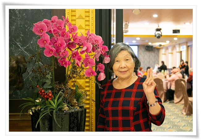 活力滿滿的陳李阿鑾阿嬤，今年第六次跟大家一起愛圍爐