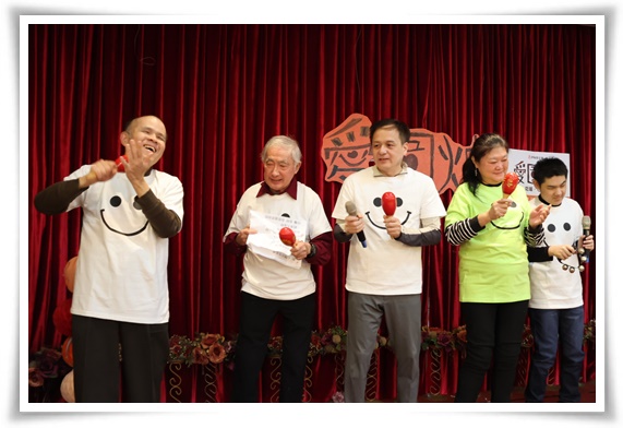 歌唱班也在倪宇萱老師的帶領下，帶來精彩的拿手歌曲，炒熱現場氣氛。