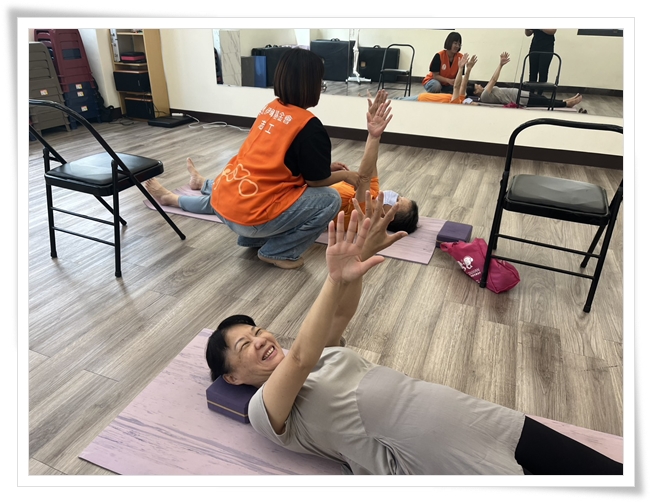 視障者蔡秀如在嬋柔運動中釋放身心壓力