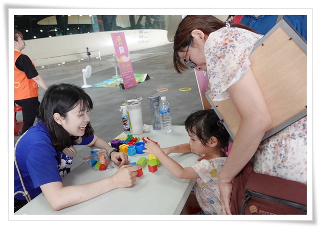 現場也特別安排兒童成長諮詢服務