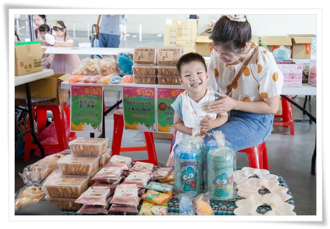 慢飛天使牛牛變身小老闆,媽媽感動孩子的進步