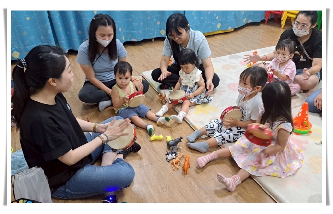 1至2歲寶寶課程,加入節奏律動、模仿遊戲