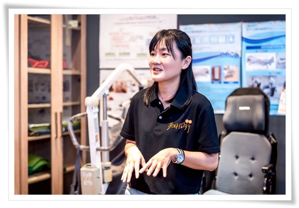 伊甸物理治療師鐘宜芳專業與溫度同行， 讓輔具成為身障者的翅膀。