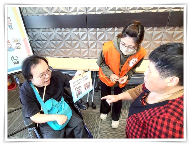 由編譯小組成員擔任關主,小作所學員來闖關