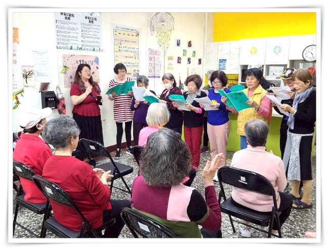 長輩獻唱英文歌