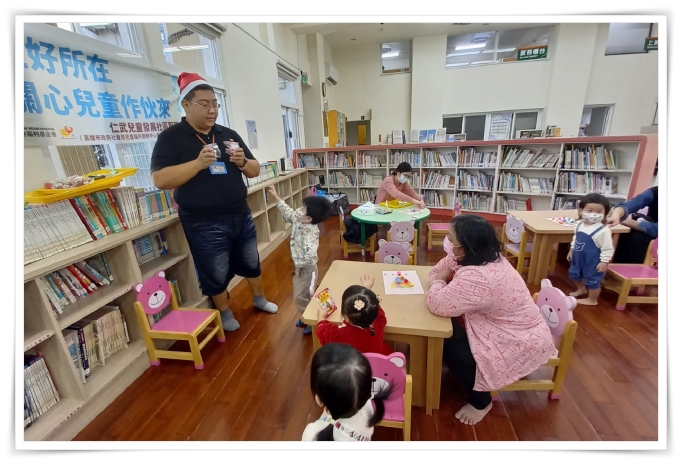 仁武據點攜手高雄市立圖書館合辦親子系列課程