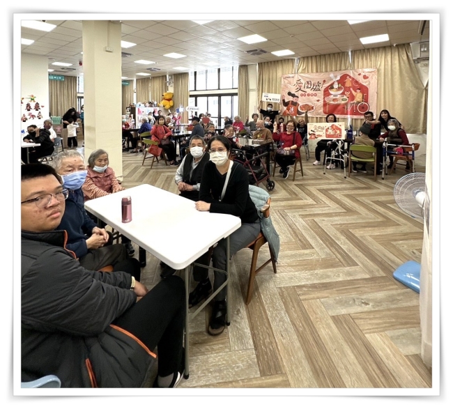 麗明營造陪伴長輩圍爐