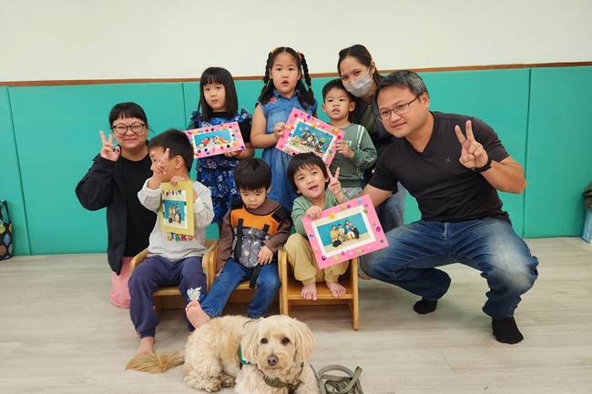 全員和毛老師合影