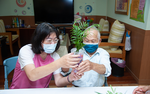 愛在坪林 返鄉深耕服務失智長輩