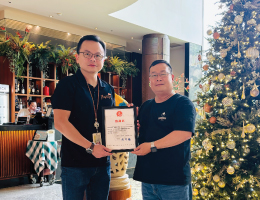 凱撒伴伊 聖誕送愛