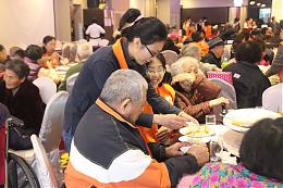 伊甸宜蘭暖心盛事「愛‧圍爐」 十一鄉鎮逾百位長輩團聚