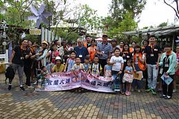 【影音新聞】爺奶手牽2歲娃幸福出遊 共享柴燒窯烤pizza趣