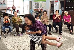 代間學習樂趣多 跟著爺奶動一動