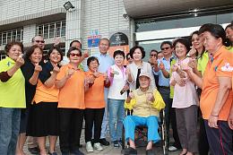 崁頂日照中心揭牌  副縣長社區新春賀歲