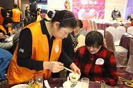 伊甸宜蘭歲末大圍爐 接送逾百位長者吃暖暖