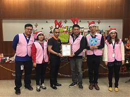 業成基金會送暖 認養苗栗弱勢孩童聖誕禮物