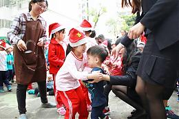 另類聖誕禮物 忠孝國小學生為慢飛天使說故事