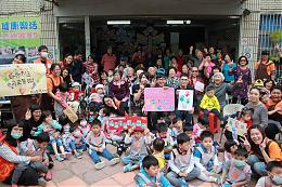 慢飛天使創作歌手 為銀髮長輩獻唱