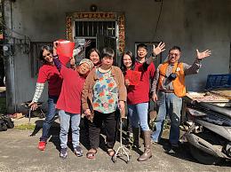 不捨失能長者獨坐椅寮空等待 伊甸到宅圍爐愛陪伴