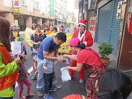 寶貝慢飛天使 聖誕踩街送歡樂