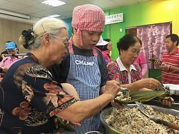 伊甸身障青年包粽 愛心送弱勢