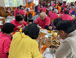 伊甸愛圍爐年末最終場 頭城武營關懷據點千歲長輩唱跳秀成果