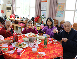 伊甸頭城武營服務站「愛．圍爐」辦桌登場 邀獨老做伙呷熱鬧