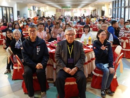 燕巢家園「愛圍爐」 伊甸陪伴吃暖心更暖