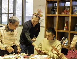 伊甸南投愛圍爐 陪長輩團圓迎新年