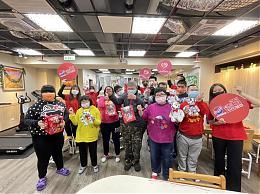 遠東百貨板橋中山店伴伊甸身心障礙學員過聖誕