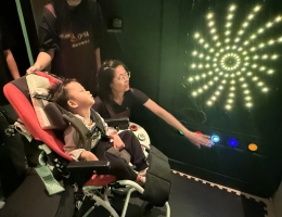 高雄北區扶輪社捐贈鳳療感官設備  支援早療前線