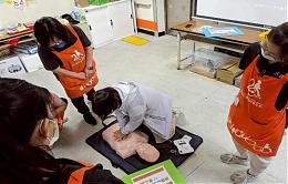 世聯倉運文教基金會捐贈七組成人半身CPR模型 提升伊甸急救能力