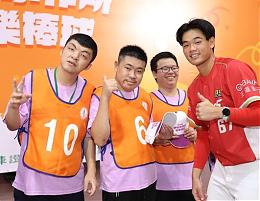 伊甸學員齊聚樂樂棒 味全龍將曹祐齊熱情開球