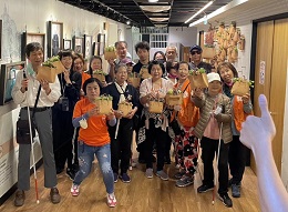 輔佐員幫盲 視障朋友開心一日遊