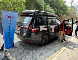 集保結算所從愛開「駛」 支持伊甸交通接送服務